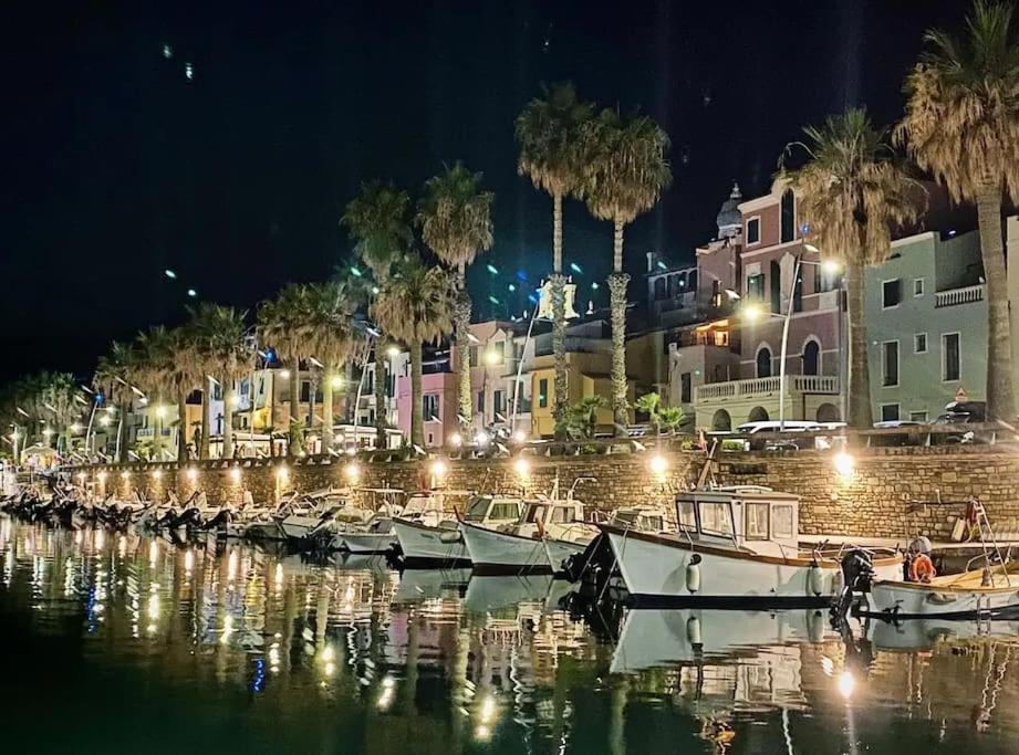 Appartamento 50 Mt Mare Con Parcheggio Riservato ريفا ليجوري المظهر الخارجي الصورة